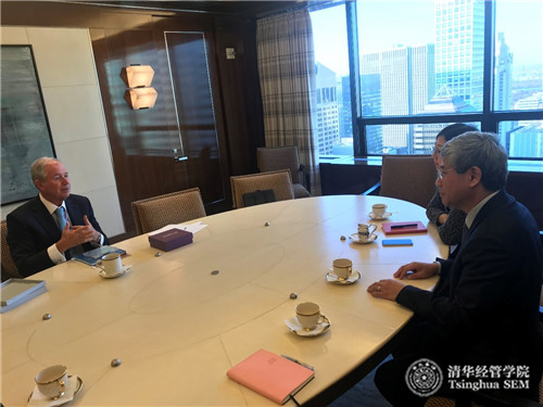 1555290089920058151.jpg 与学院顾问委员会委员、黑石集团董事长、首席执行官兼共同创办人苏世民(Stephen A. Schwarzman)交流_副本.jpg
